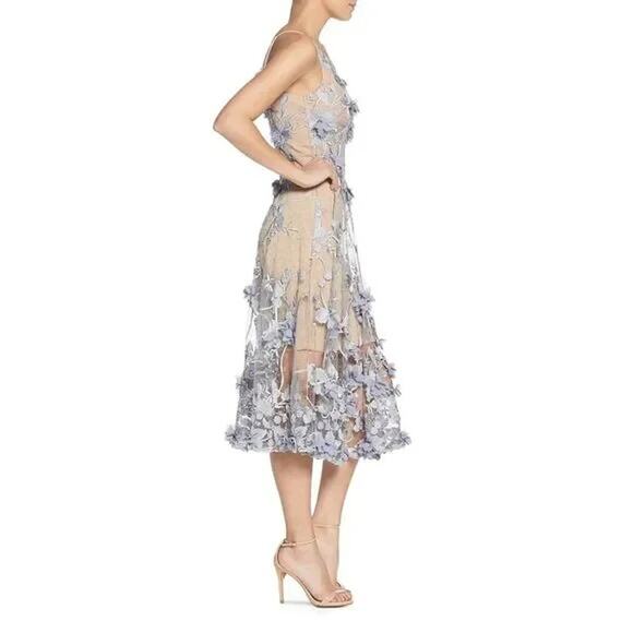 NWT Dress the Population 'Audrey' Floral Applique Midi Dress Size Medium - Picture 2 of 3